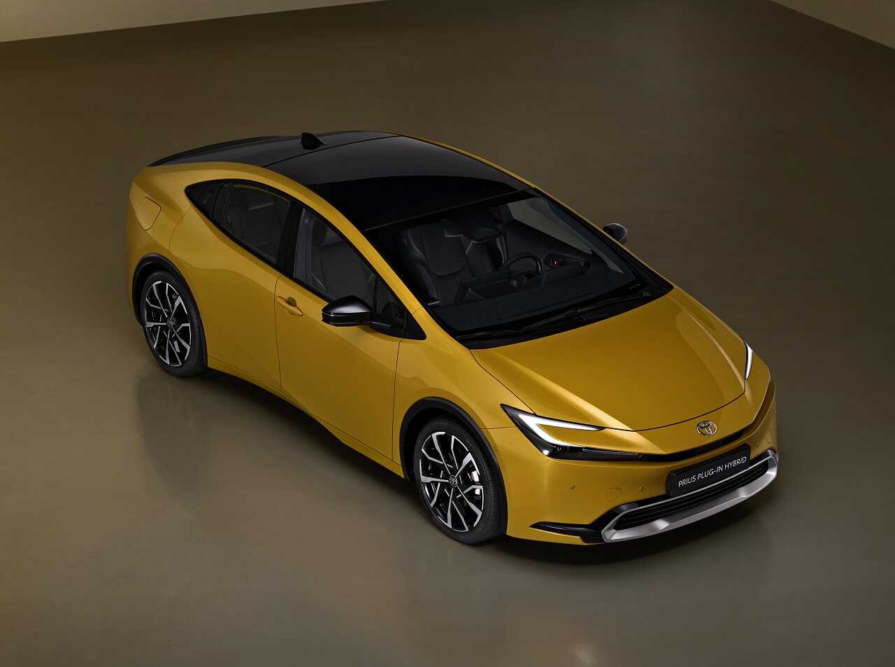 Toyota Prius 2023 voorkant